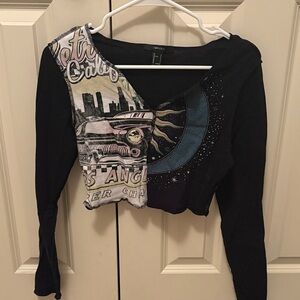 Forever 21 Black and Cream Graphic Long Sleeve Top